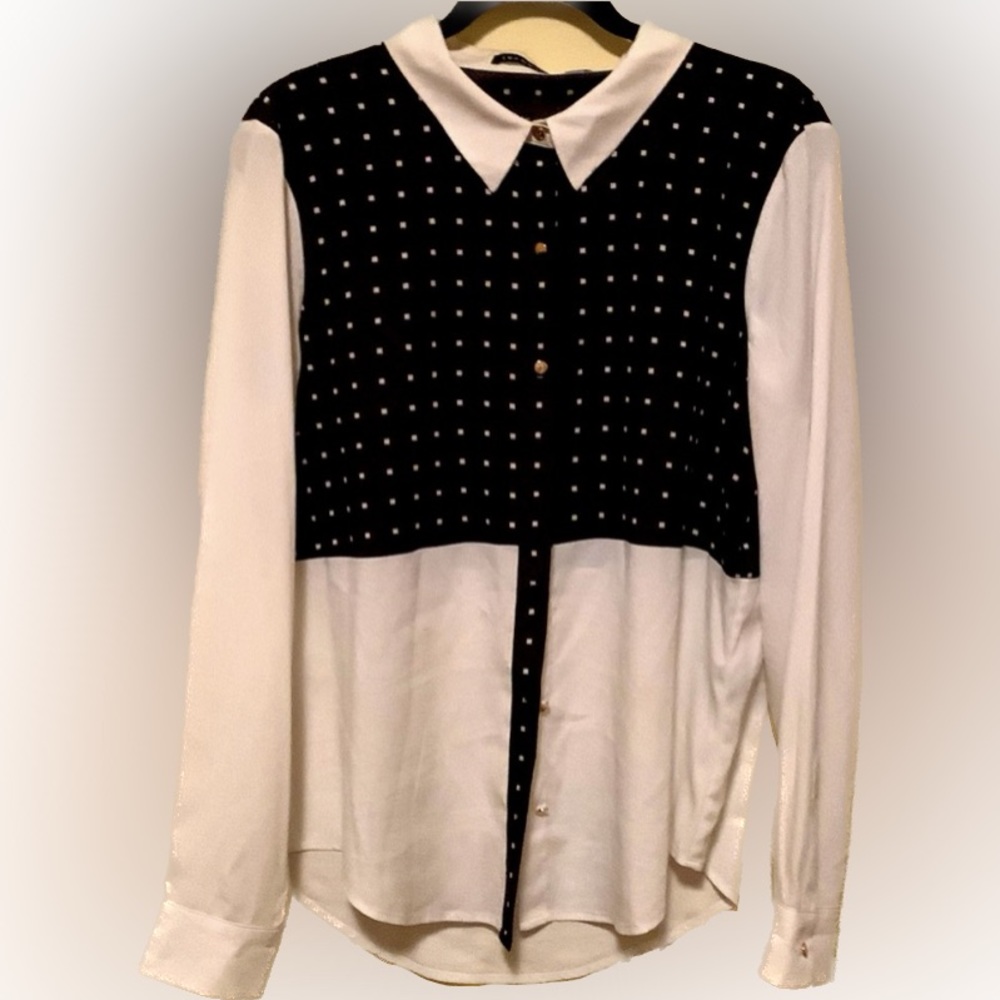 Ivanka Trump sizeL polyest silk black and white yoke long sleeves gold buttons